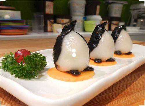 What cool penguins! Photo from Pinterest