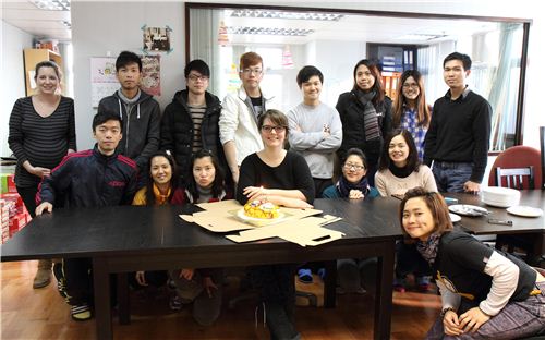 Everybodey of the modes4u team wanted to have a piece of the ice cream cake