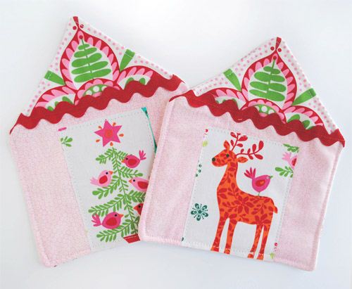 The American Zakka Life Blog created wonderful Christmas mug rugs from our fabrics