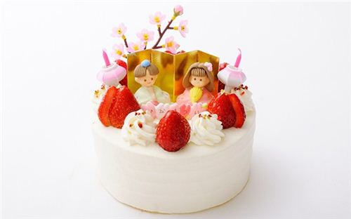Japanese Doll Festival cake. What a sweet tradition. 