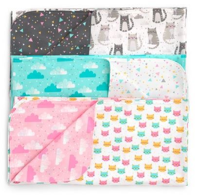 Make some super cute swaddles with this free sewing pattern!