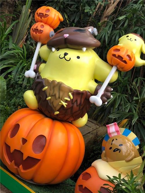 Pompompurin looks hilarious! Image courtesy of Ocean Park, Hong Kong