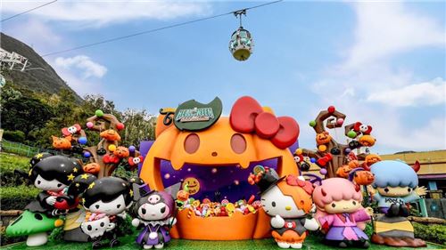 What a gorgeous set! Image courtesy of Ocean Park, Hong Kong