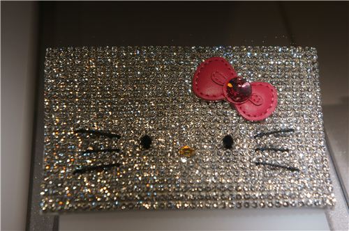 this card holder looks really impressive
