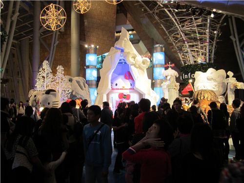 many people wanted to see Hello Kitty