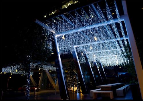 How festive and magical!