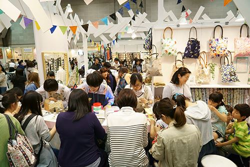 Many people were taking part in the fun!