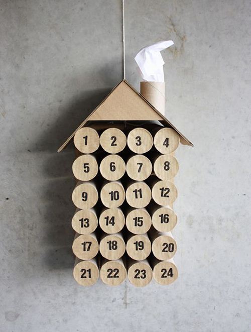 A funny toilet paper DIY Christmas calendar on morningcreativity.com