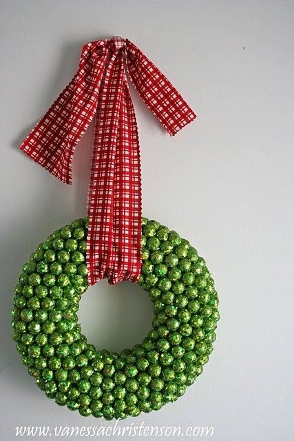 Pretty Christmas wreath on Pinterest