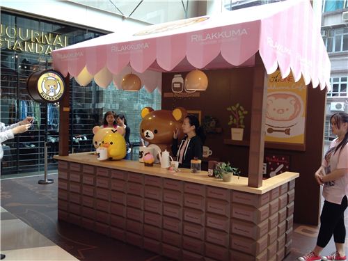 All the booths are designed in brown and pink of course, just like the real collection
