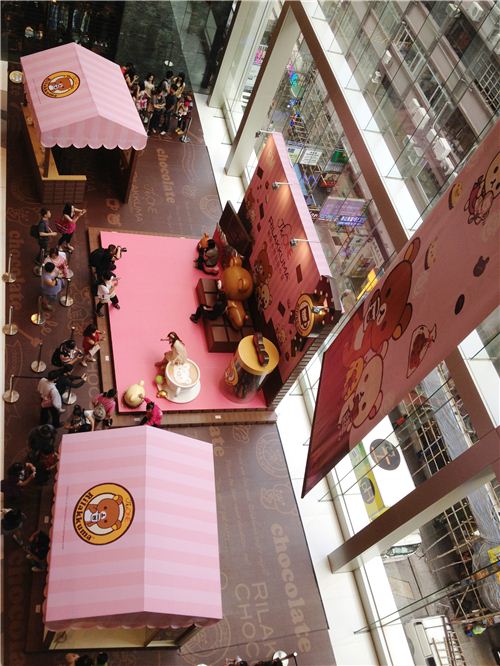 The exhibition are from above - even the floor has a Rilakkuma design
