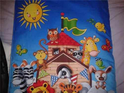 Valérie Verdalle from France made funny bed linen with our cute Noahs Ark panel fabric