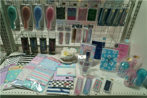 Q-Lia accessories